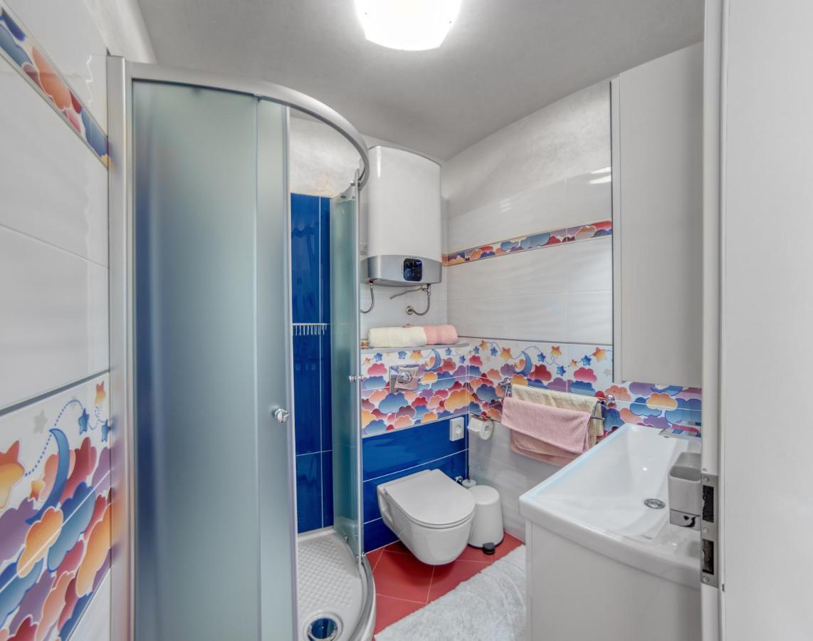 Guesthouse Residence Major ロヴィニ エクステリア 写真