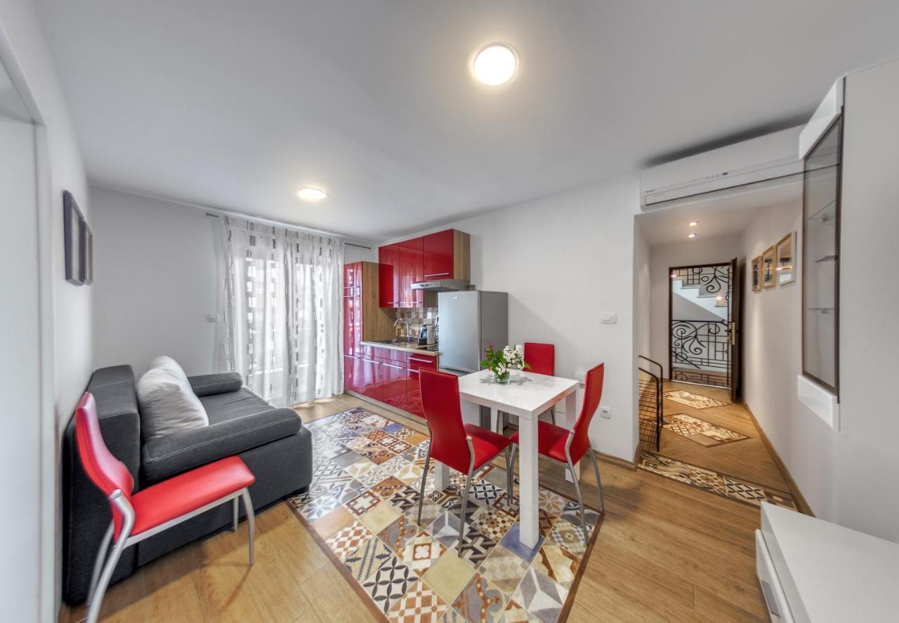 Guesthouse Residence Major ロヴィニ エクステリア 写真